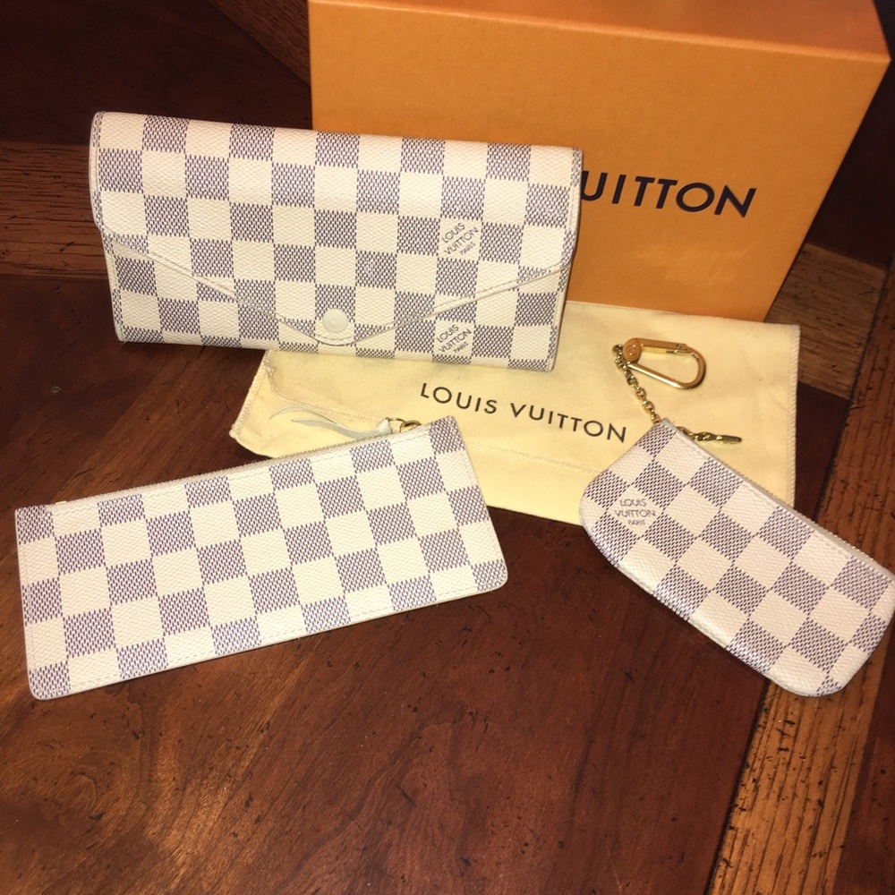 Auth Louis Vuitton wallet & key chain